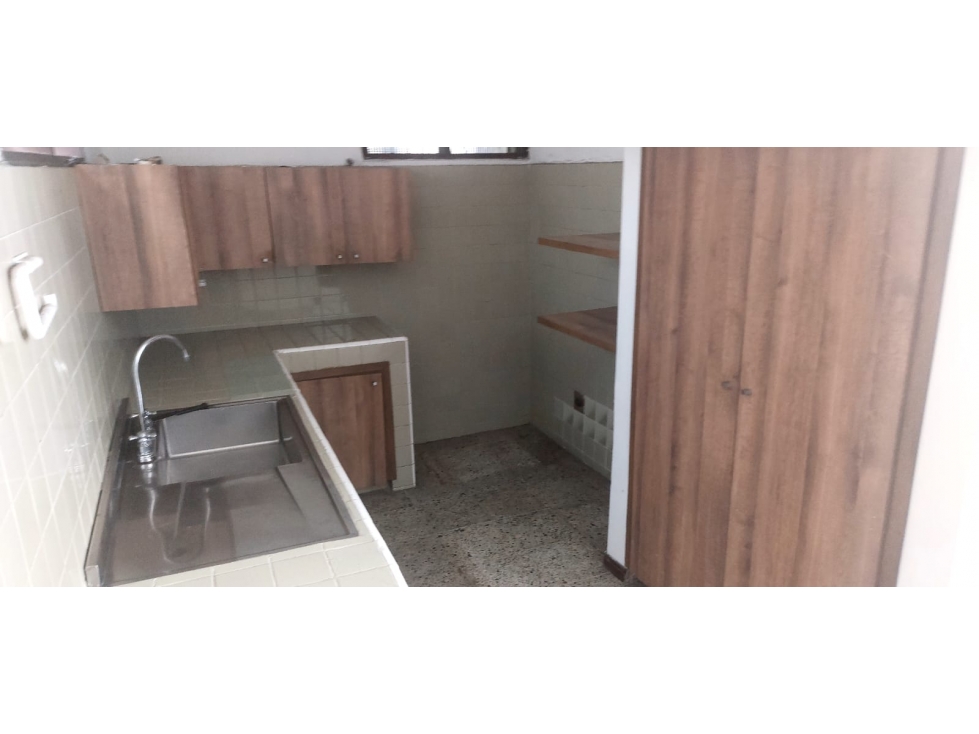 Venta Casa Conquistadores Medellín 350 Mts2 lote de 225 mts2 — foto 6