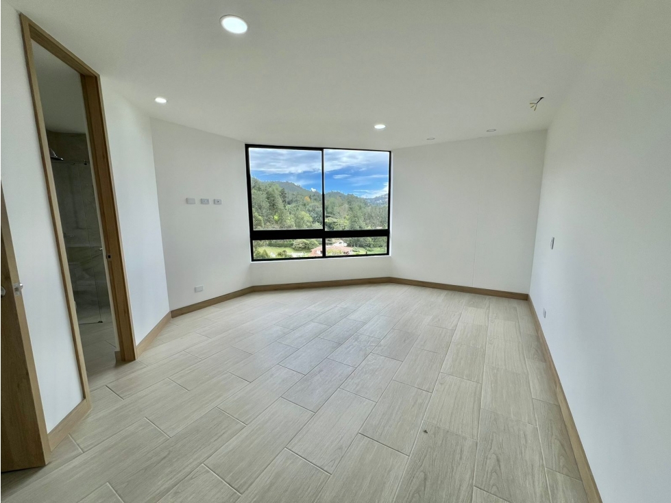 Alquiler apartamento Entrada al Malecón El Retiro 85,04 Mts2