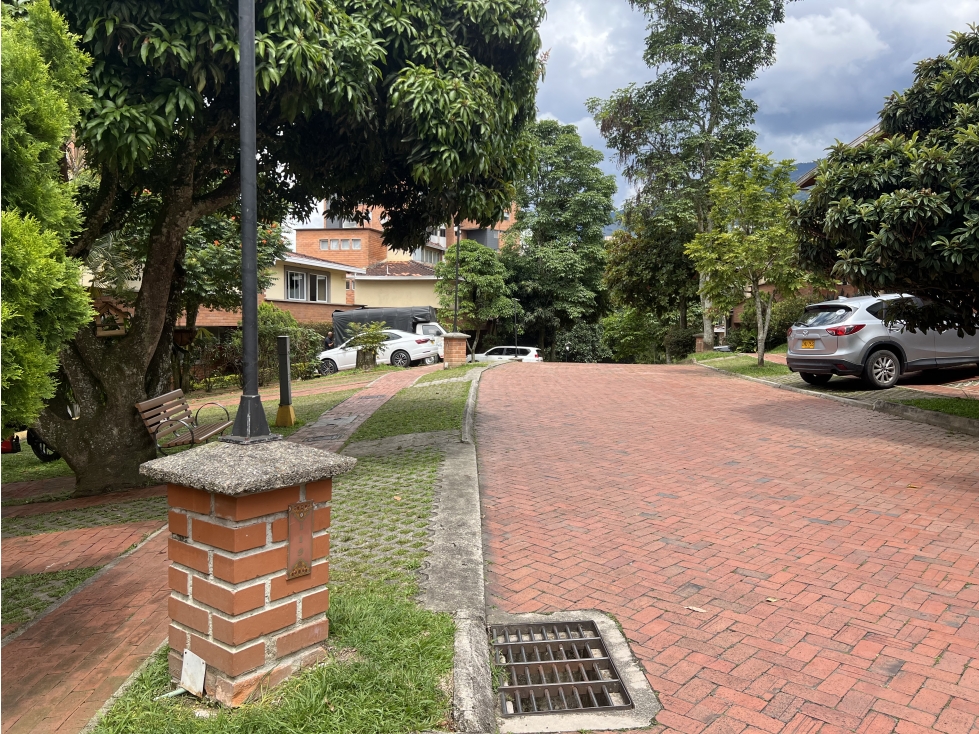 Venta Casa Esmeraldal Envigado 277 Mts2 POTENCIAL 4 ALCOBA - 2