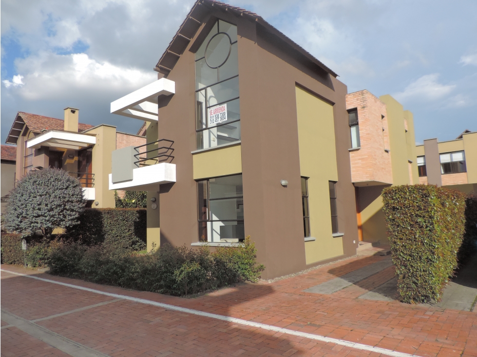 ARRIENDO CASA EN CAJICÁ