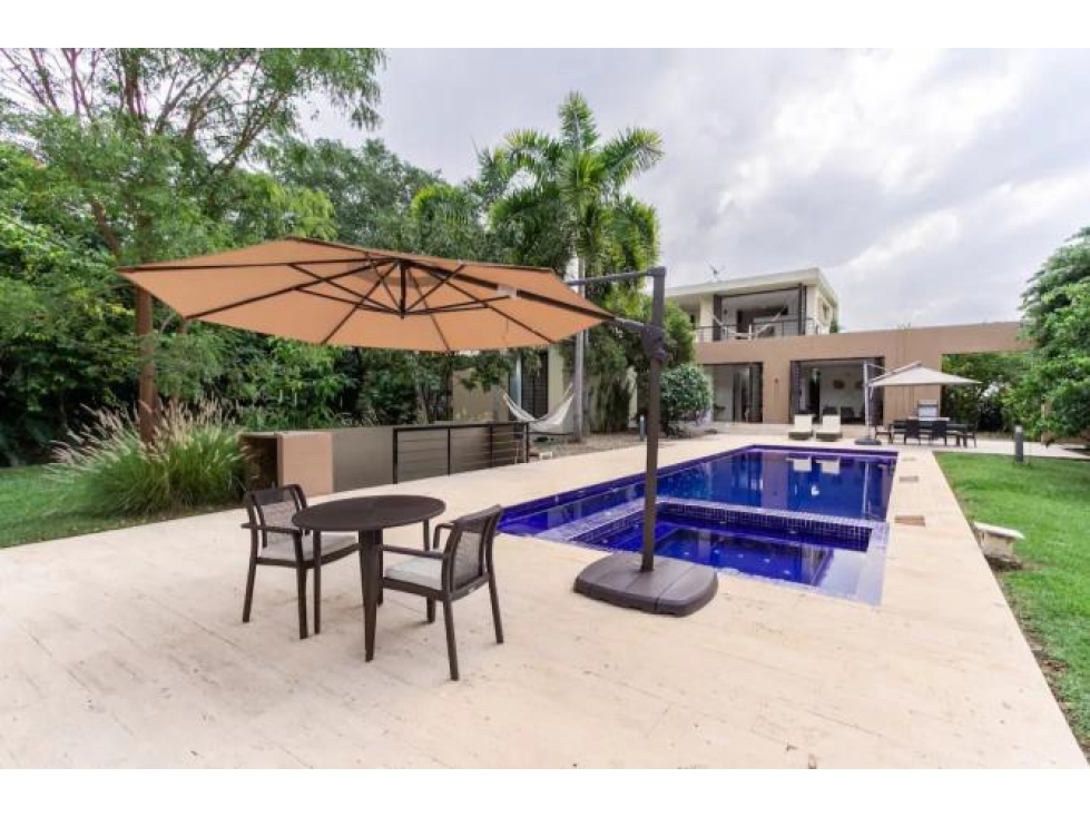 Casa Anapoima: 335m2 construidos, lote 2600m2, 4H y 5B - 1