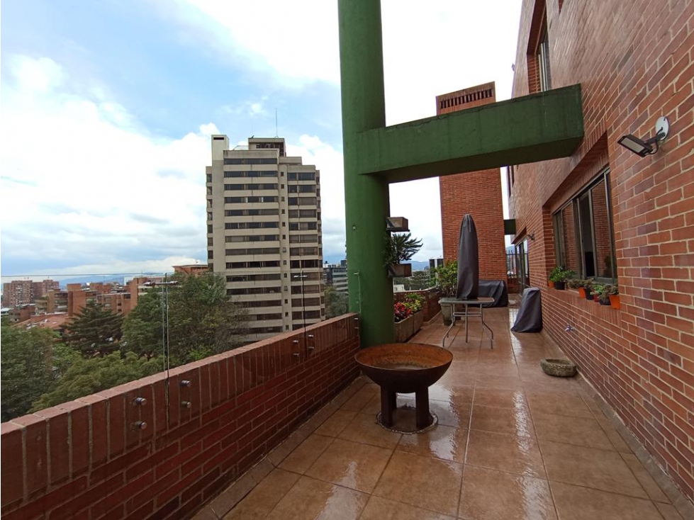 Apto El Nogal: 360m2 + terraza 60m2, 3 o 4H, 4.5B y 4P