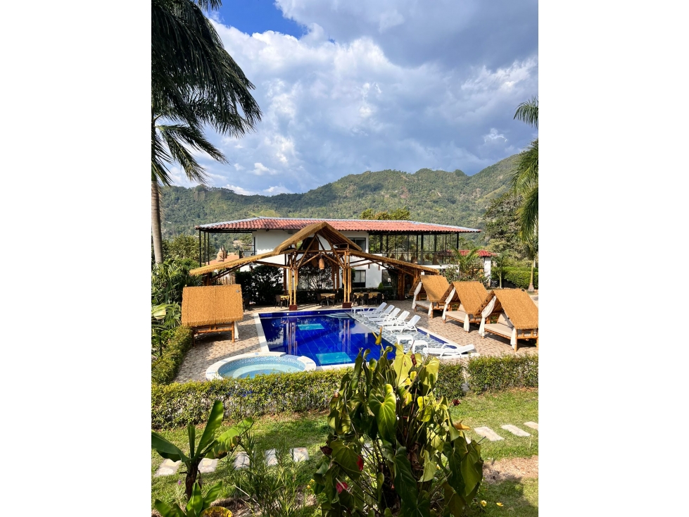 Finca en La Vega: lote 6600m2 / casa principal + cabañas - 1