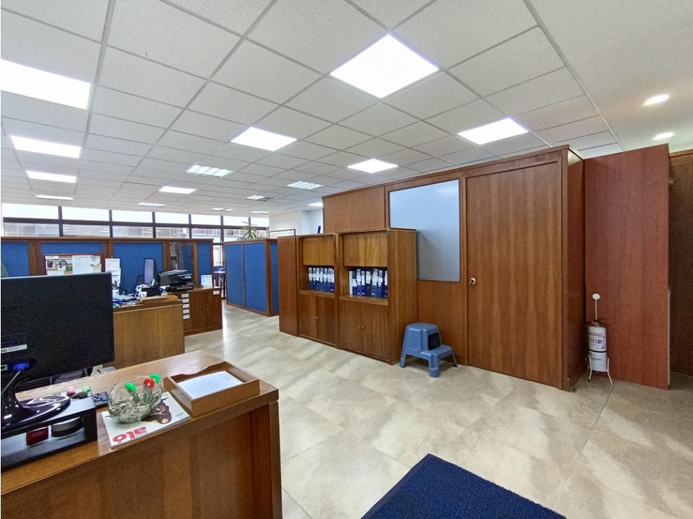 Oficinas El Nogal - Espartillal: 89.56m2, 1 baño y 2 parqueaderos