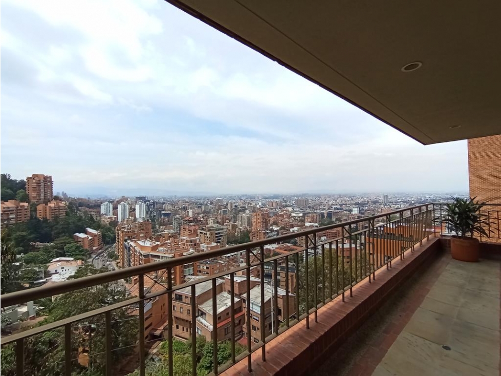 Apto Chicó Alto: 356m2 + terrazas, 4 cuartos, 3.5 baños y 3 garajes