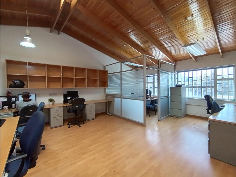Casa La Castellana: 850m2 construidos / lote 596m2