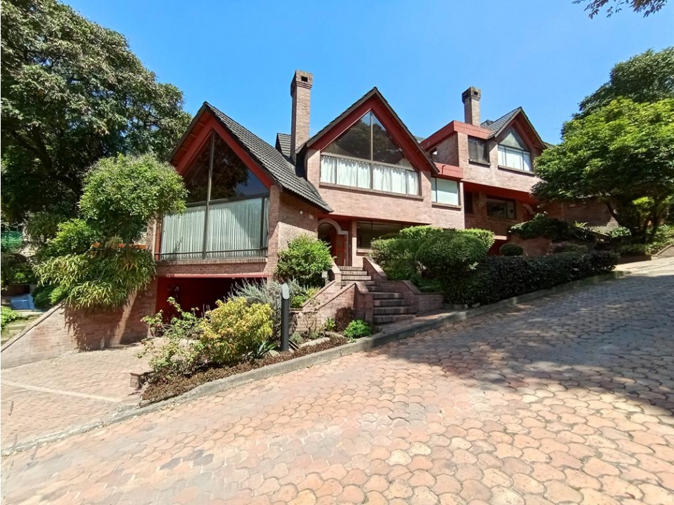 Casa Altos de Sotileza: 230m2, jardín, terraza, 3H, 3B y 4P