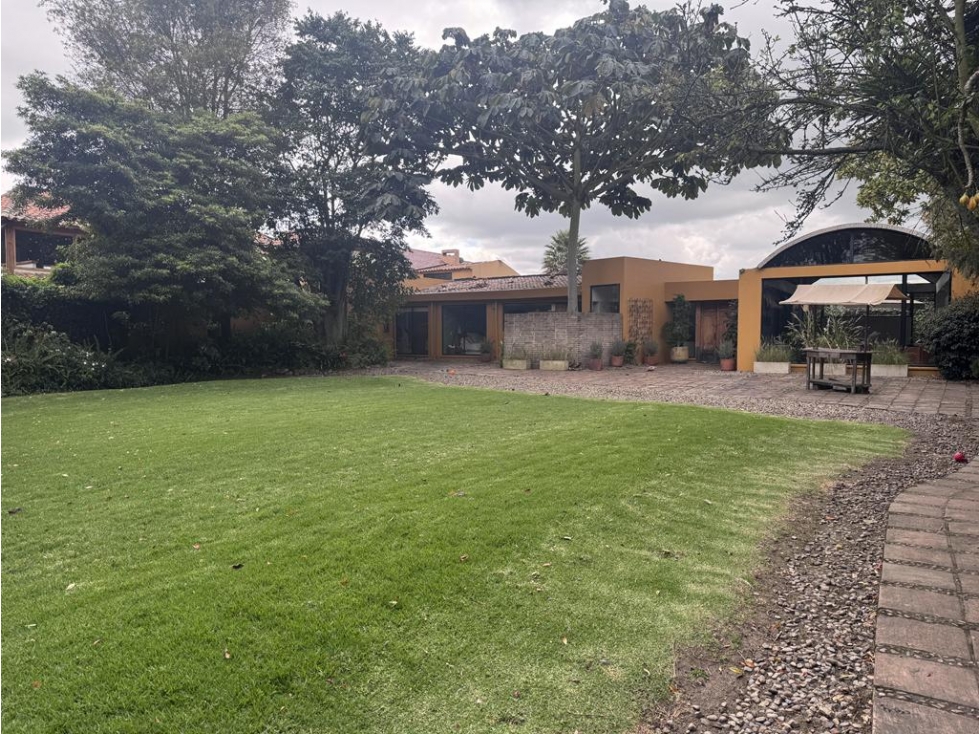 Casa Cajicá: 280m2, jardín, terraza, lote 1250m2, 3H, 3.5B y 4P