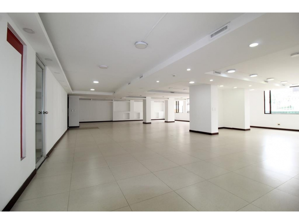Oficinas sector Centro Financiero: 360m2, 2B y 6P