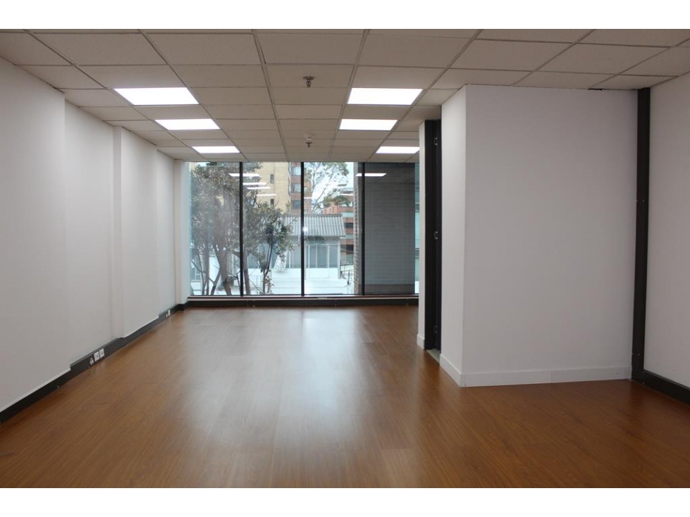 Oficina Chicó: 48m2, 1B y 2P