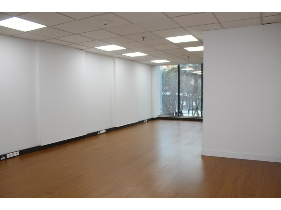 Oficina Chicó: 48m2, 1B y 2P — foto 4