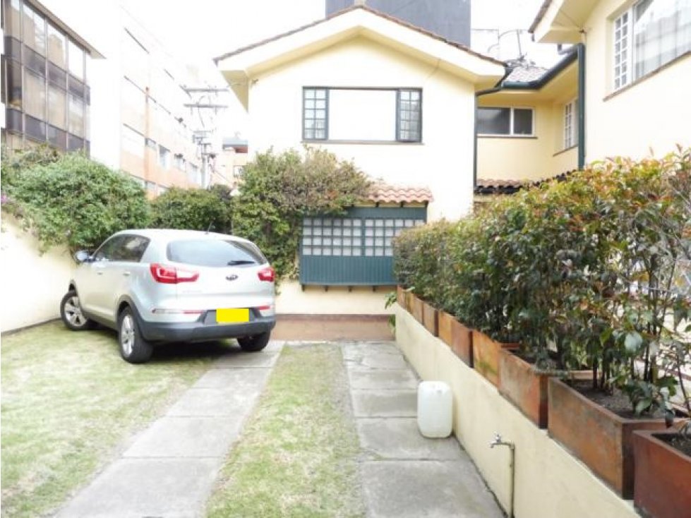Venta::Lote::221m2::Santa Paula::$1600MM
