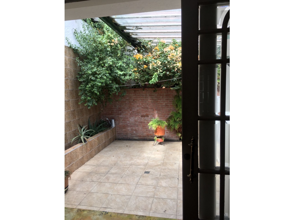 Casa Santa Bárbara Alta: 383m2, 4 cuartos, 2.5 baños y 4 garajes — foto 2