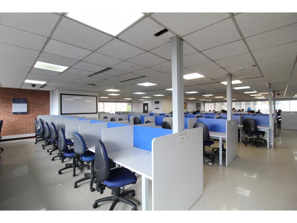 Oficinas Centro Internacional: 649m2 — foto 2