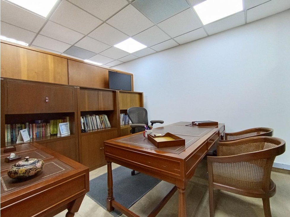 Oficinas El Nogal - Espartillal: 89.56m2, 1 baño y 2 parqueaderos — foto 2