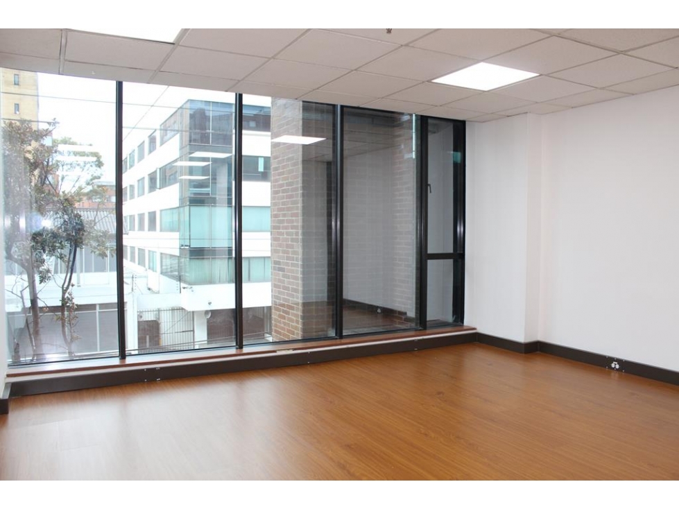 Oficina Chicó: 48m2, 1B y 2P — foto 6