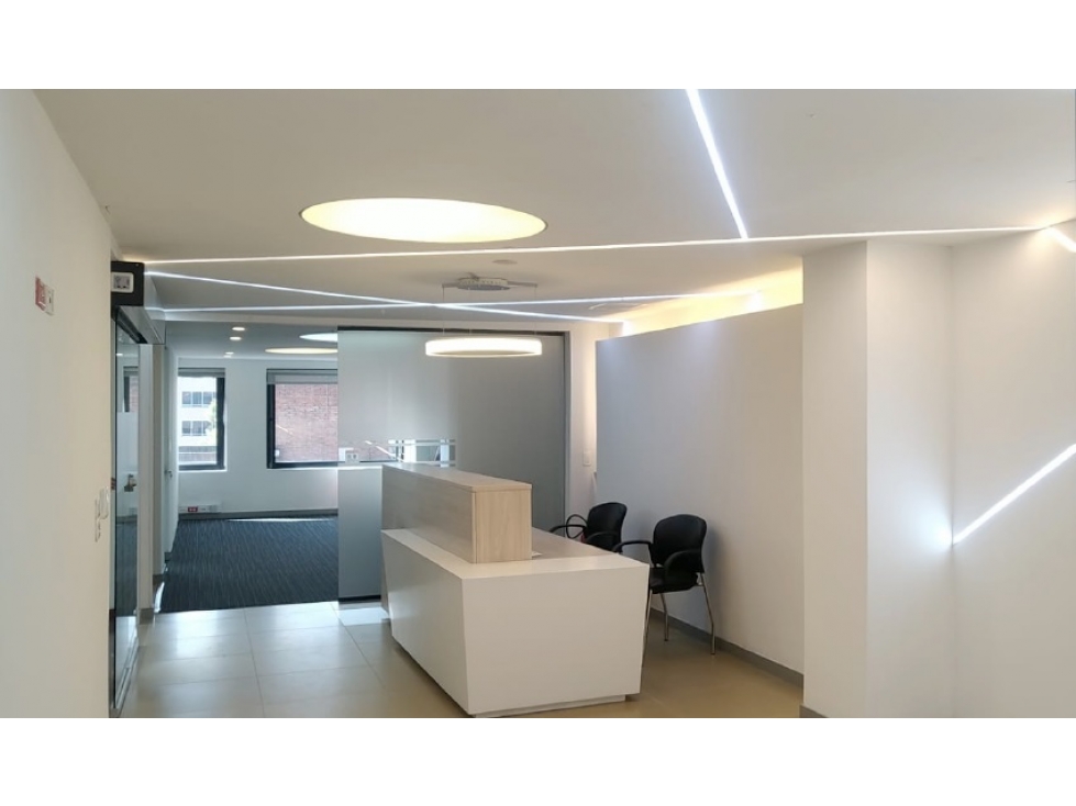 Oficinas Chicó: 734m2, terraza y 20P — foto 3