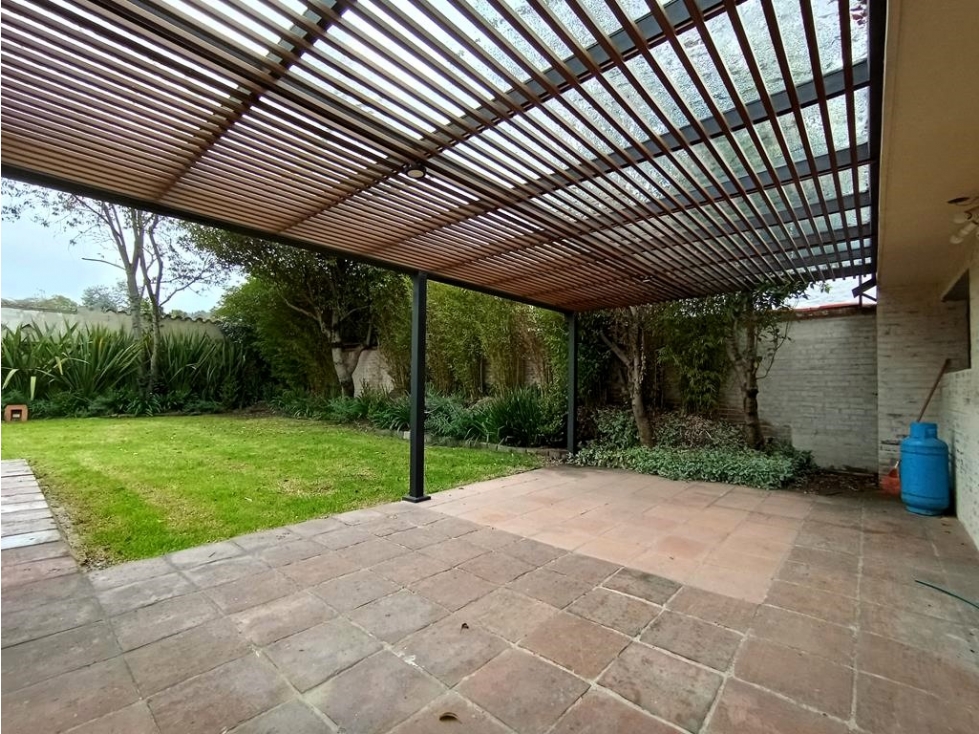 Casa Santa Bárbara Alta: 608m2, jardín, terraza, 4H, 6B y 4P — foto 2