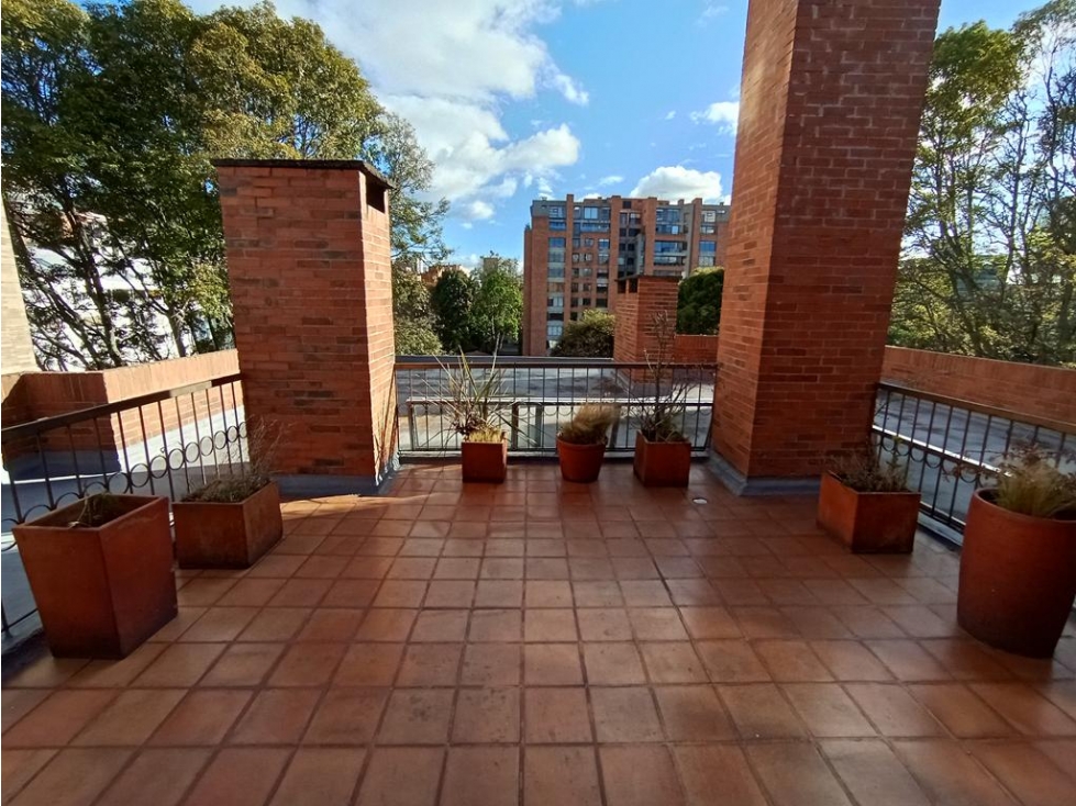 Apto penthouse La Cabrera: 387m2 + terraza, balcón, 4H, 6B y 3P