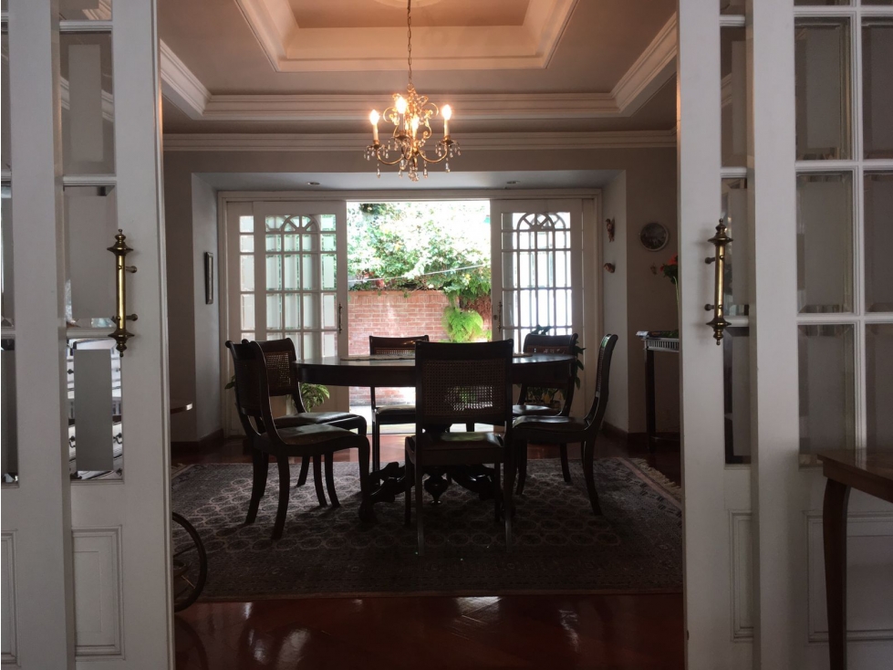 Casa Santa Bárbara Alta: 383m2, 4 cuartos, 2.5 baños y 4 garajes — foto 3