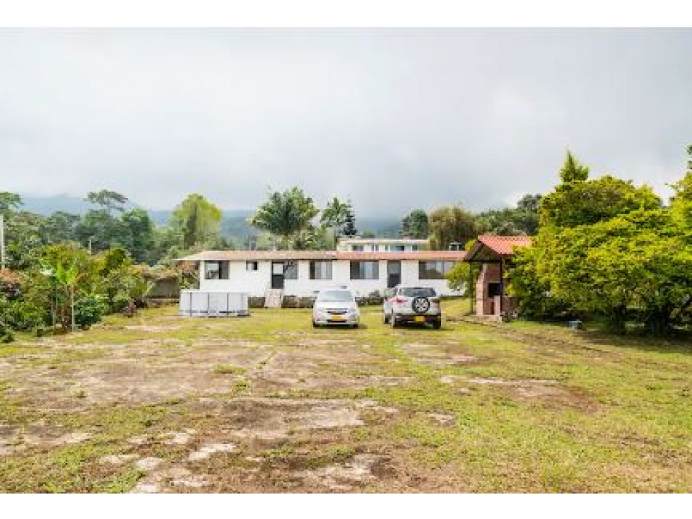 Finca Sasaima: 2100m2, 8H y 6B - 3