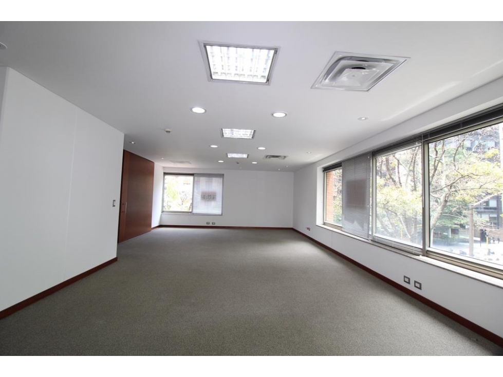Oficinas El Nogal: 186m2, 2B y 4P — foto 3