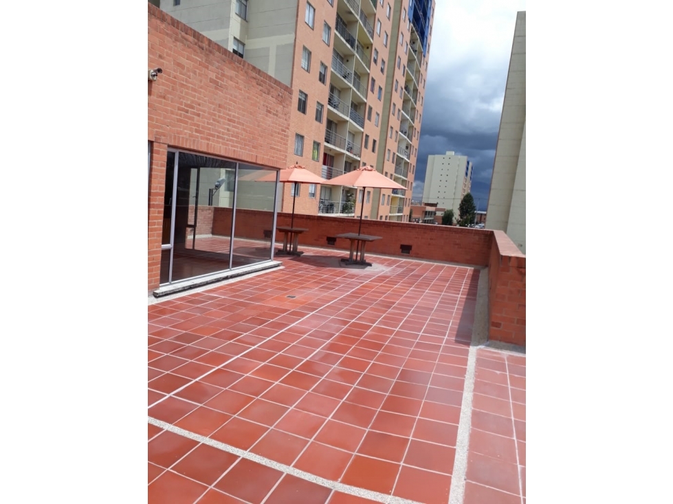 Oficinas Suba: 255m2 + terrazas 177m2, 2B y 4P — foto 3