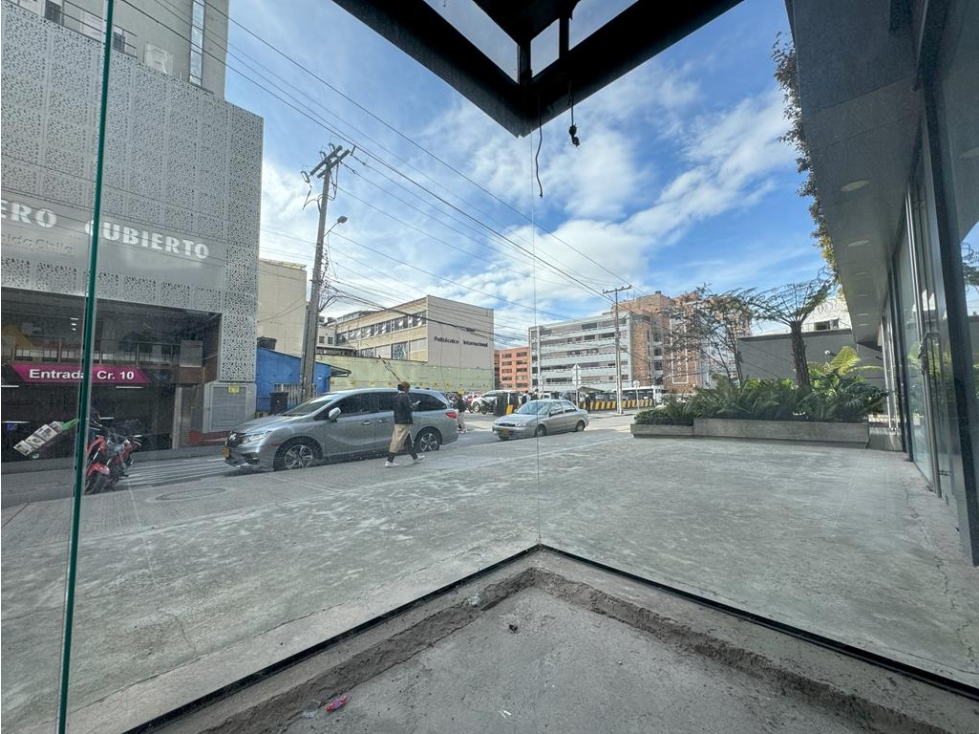 Local La Porciúncula: 232m2 + terraza/antejardín 55m2 — foto 3