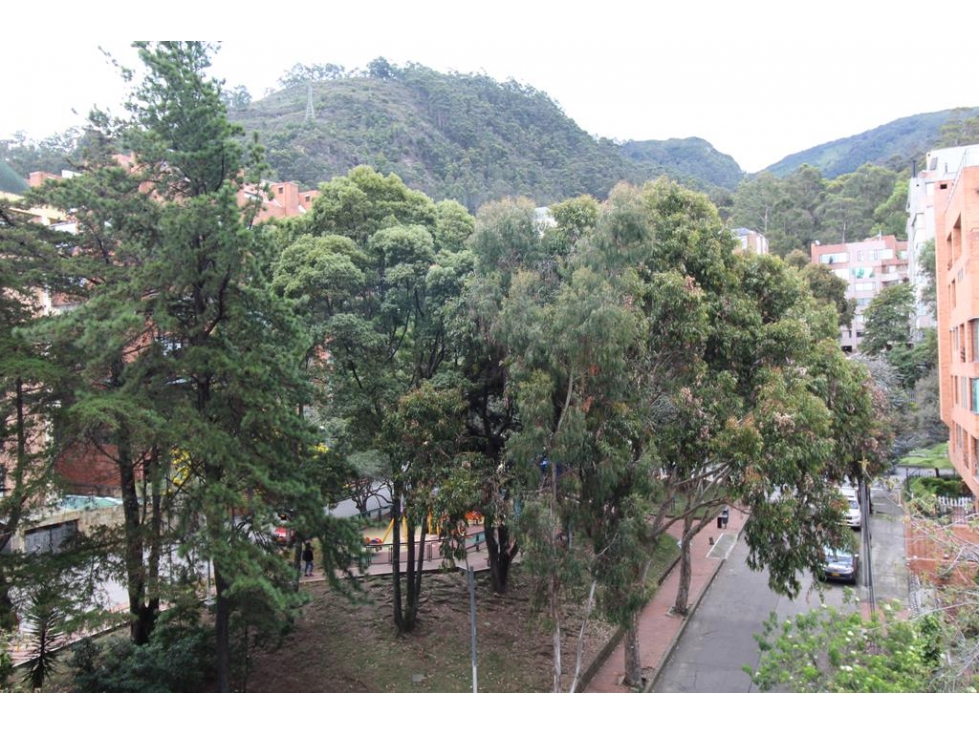 Apto Rosales: 174m2, balcón, 3 cuartos, 3.5 baños y 3 parqueaderos — foto 3
