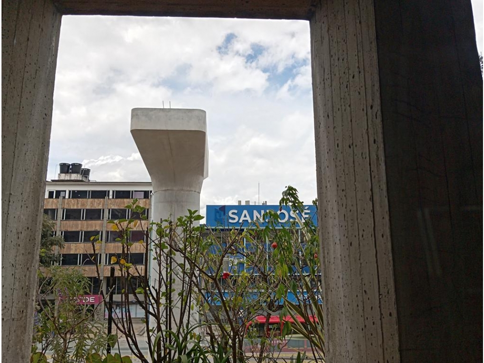 Local con oficinas en Chapinero: 1669m2 — foto 3
