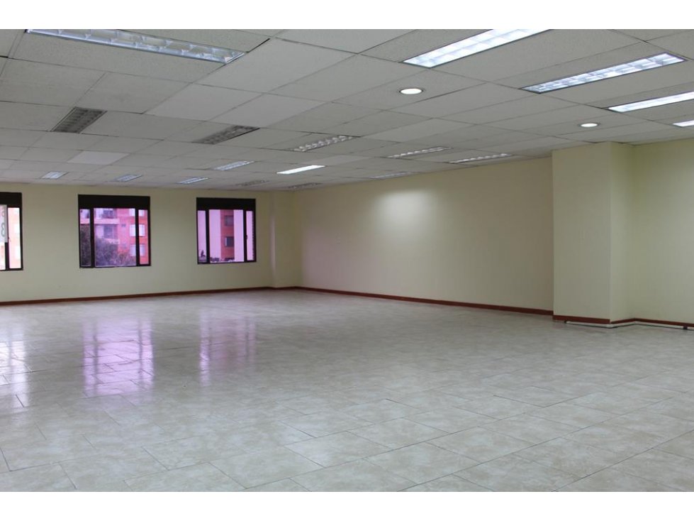 Oficinas San Patricio: 420m2 y 8 parqueaderos — foto 4