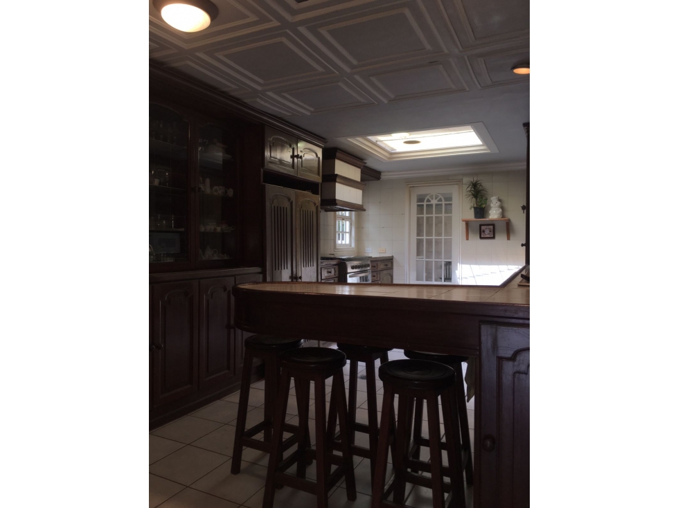Casa Santa Bárbara Alta: 383m2, 4 cuartos, 2.5 baños y 4 garajes — foto 4