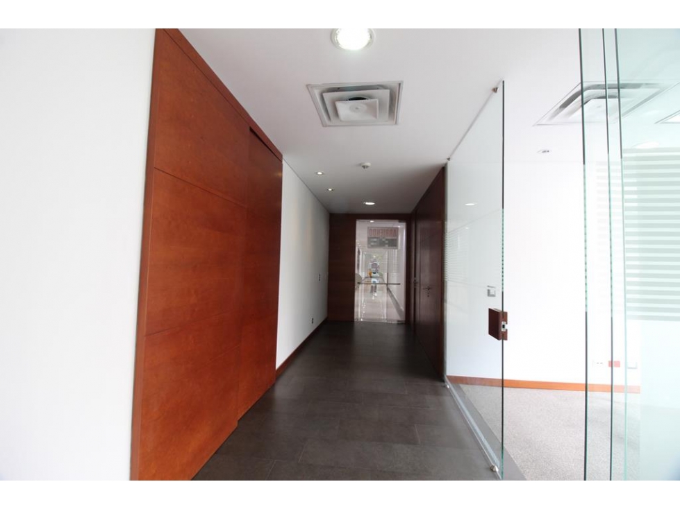Oficinas El Nogal: 186m2, 2B y 4P — foto 4