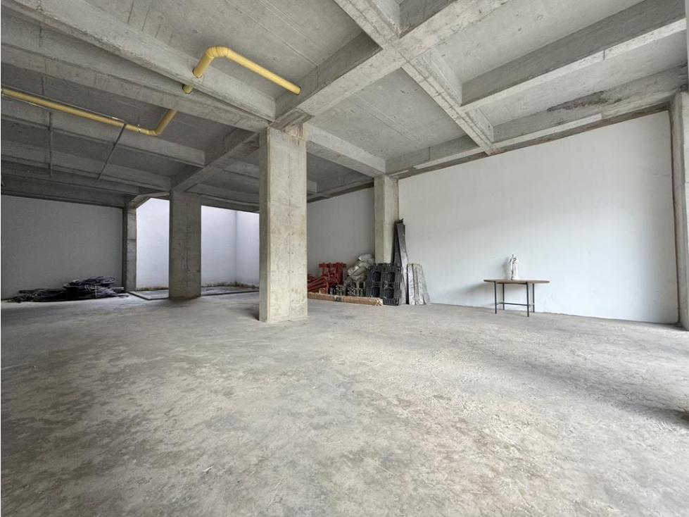 Local La Porciúncula: 232m2 + terraza/antejardín 55m2 — foto 4