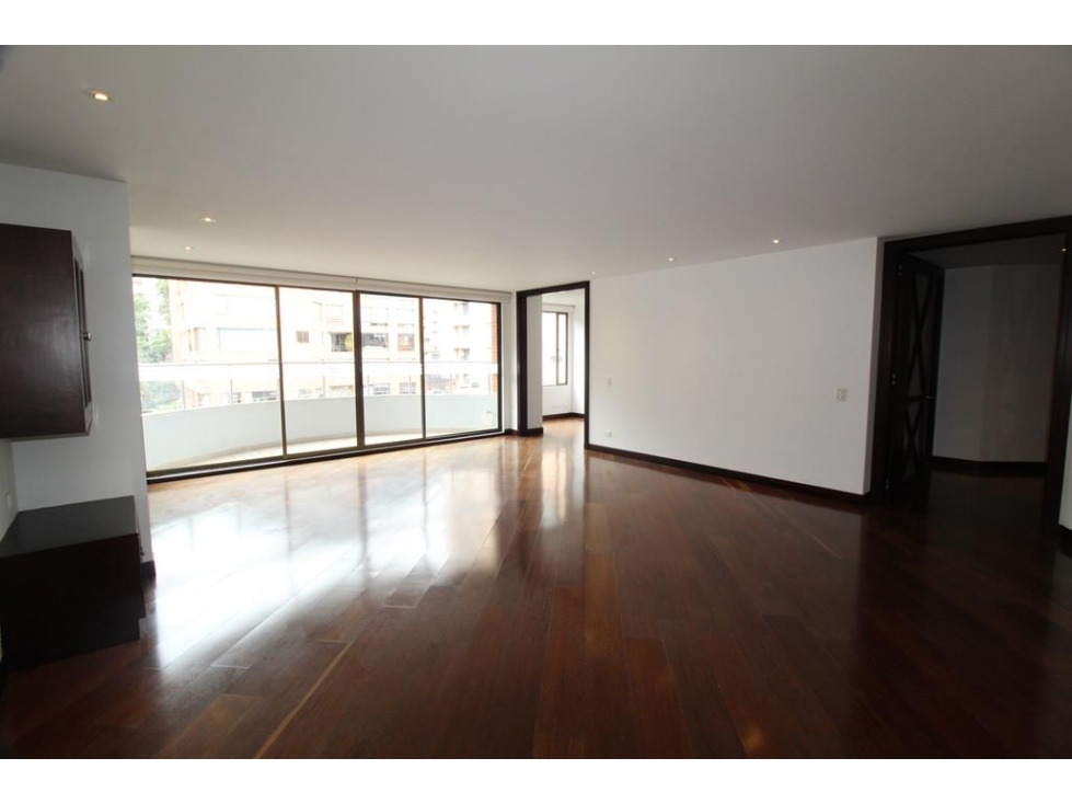 Apto Rosales: 174m2, balcón, 3 cuartos, 3.5 baños y 3 parqueaderos — foto 4