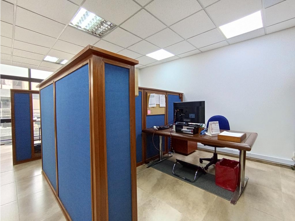 Oficinas El Nogal - Espartillal: 89.56m2, 1 baño y 2 parqueaderos — foto 4