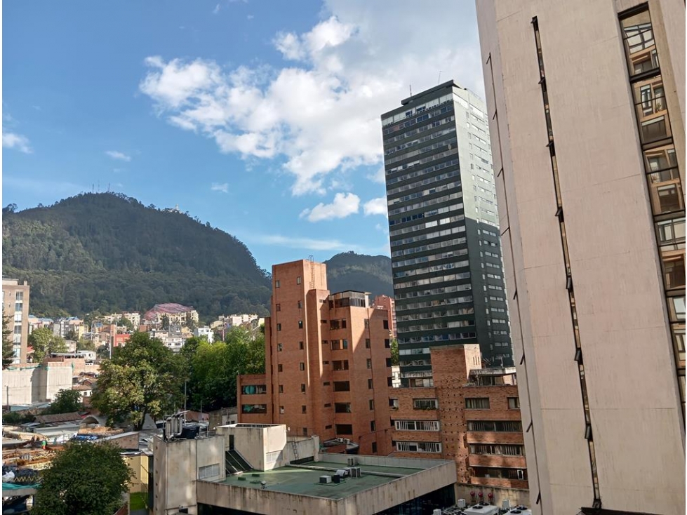 Apto Centro Internacional: 51m2, balcón, 1H, 1.5B y 1P / Clubhouse — foto 4