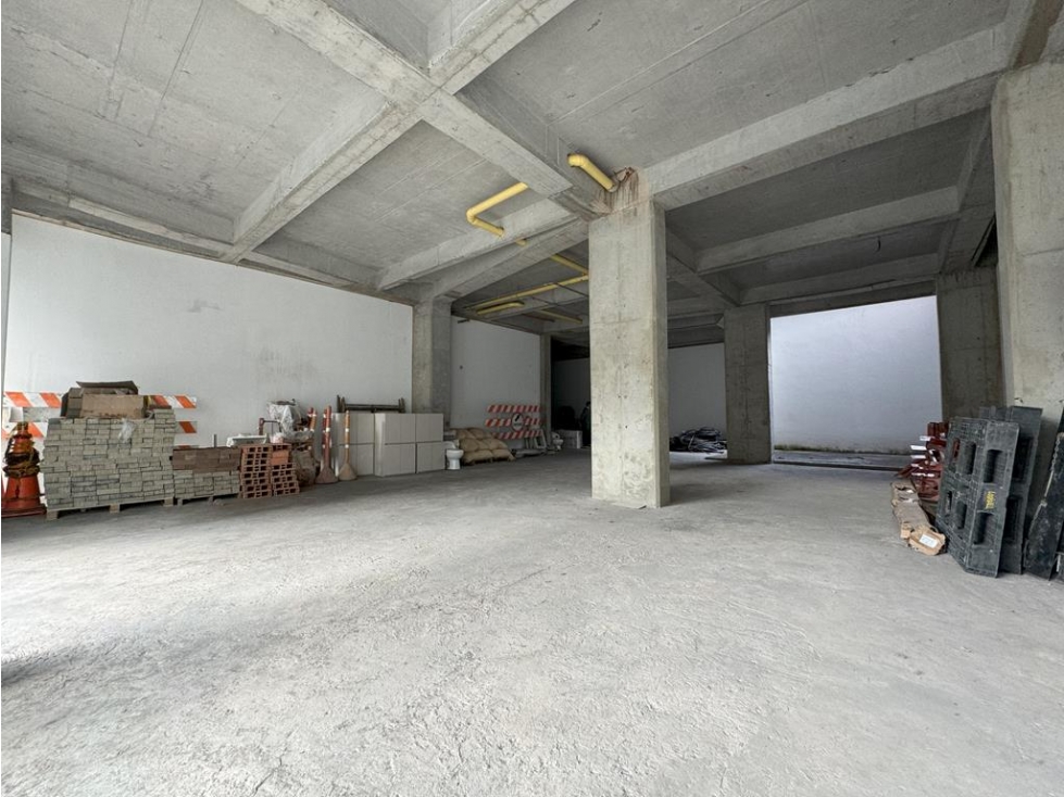Local La Porciúncula: 232m2 + terraza/antejardín 55m2 — foto 5