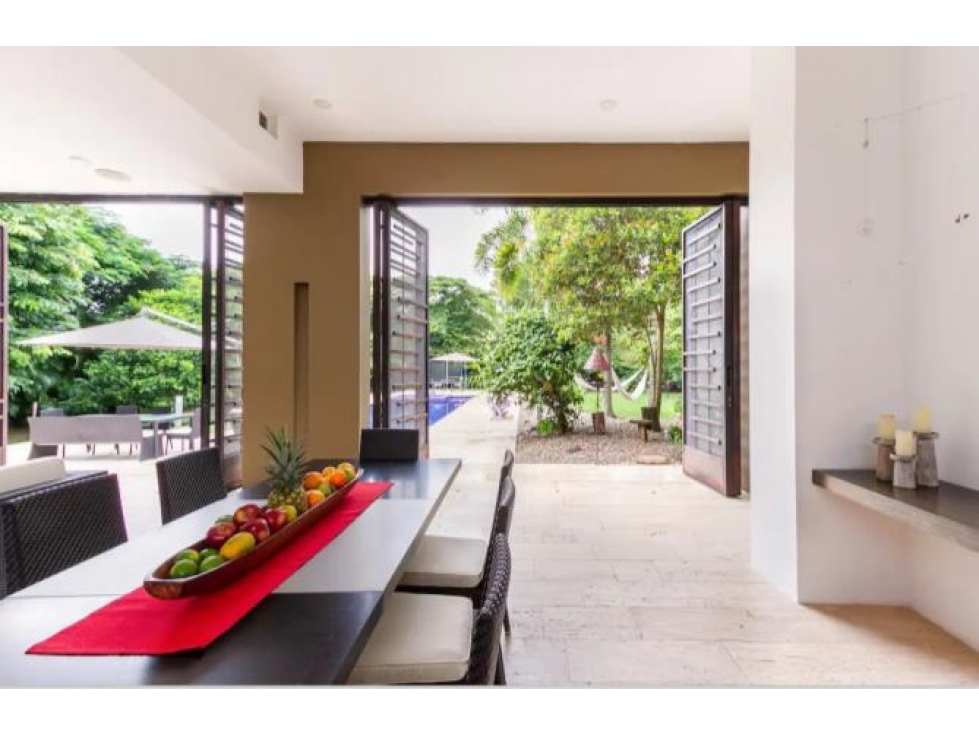 Casa Anapoima: 335m2 construidos, lote 2600m2, 4H y 5B - 5