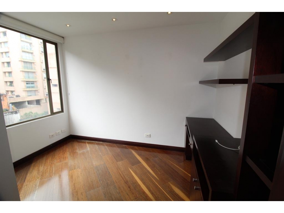 Apto Rosales: 174m2, balcón, 3 cuartos, 3.5 baños y 3 parqueaderos — foto 5