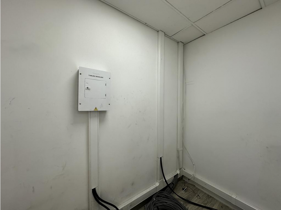 Oficinas sector El Dorado: 227m2, 2 baños y 2 parqueaderos — foto 5