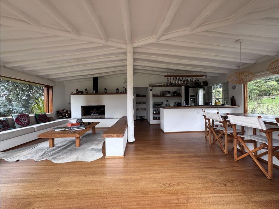 Finca Subachoque: 5.5 hectáreas, linda vista, casa remodelada - 5