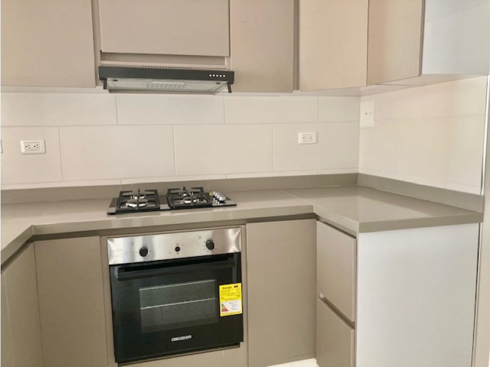 APARTAMENTO EN ARRIENDO EN CHICO NAVARRA — foto 4