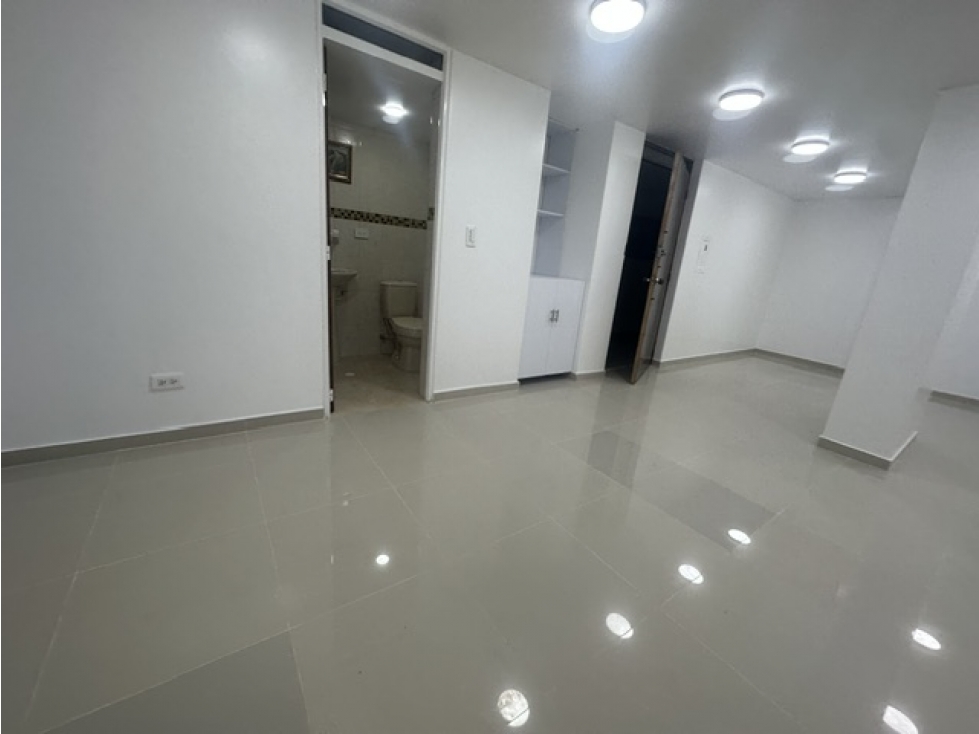 OFICINA EN ARRIENDO EN CHAPINERO CENTRAL