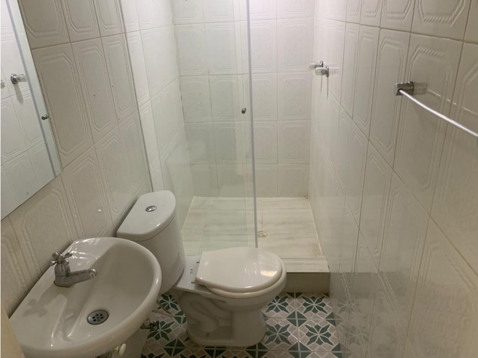 Arriendo Aparta Estudio primer Piso Campo Valdes — foto 5