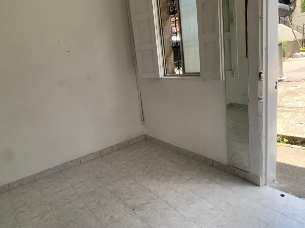Arriendo Aparta Estudio primer Piso Campo Valdes — foto 6