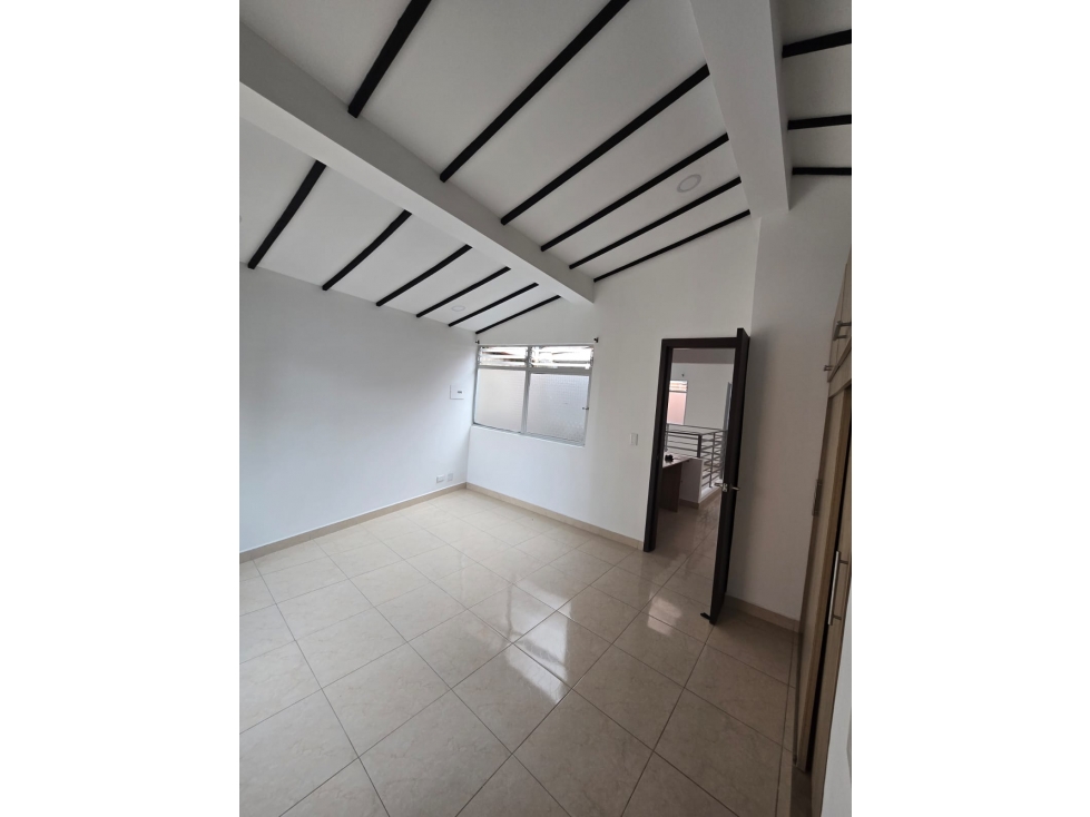 Alquilo Aparta Estudio Barrio Cristobal — foto 3