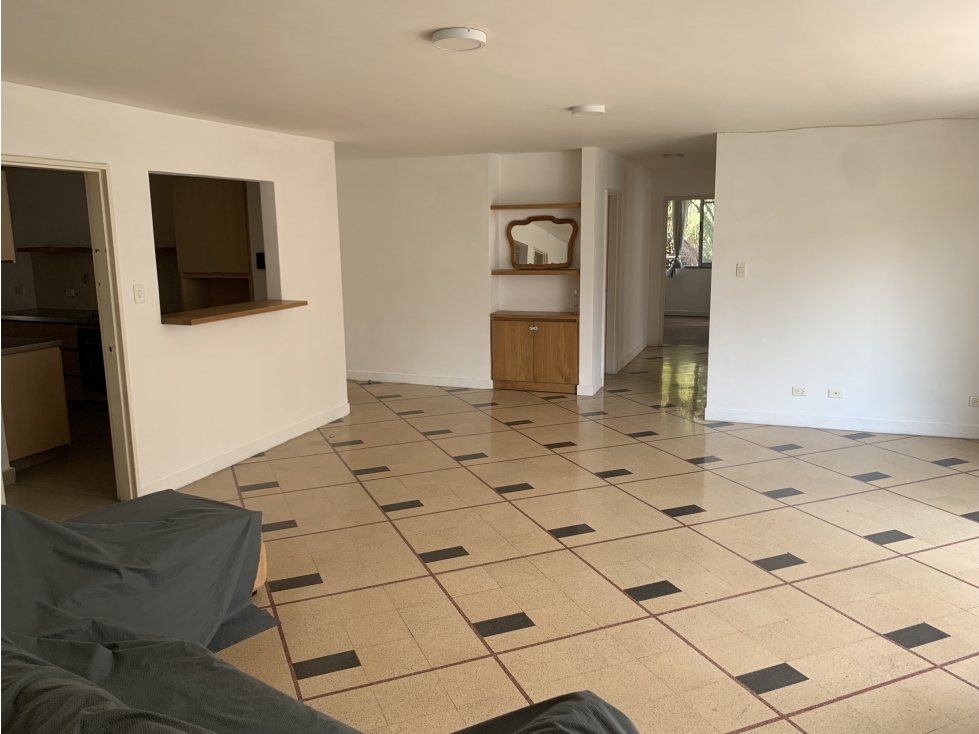 Venta Apartamento Amplio en Medellín, Centro - La Playa