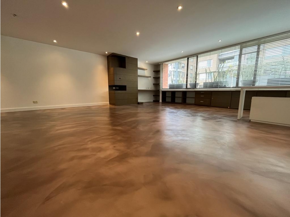 Vendo Apartamento en Rosales 186 m2