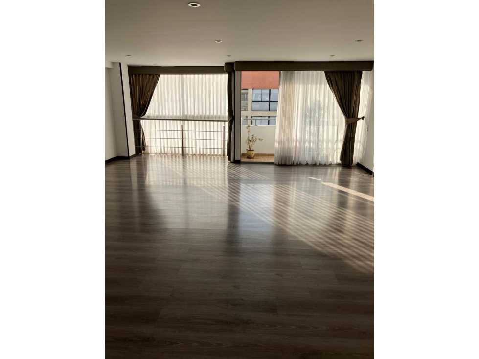 Vendo en Apartamento Castellana160 m2